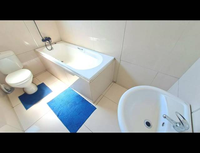 5 BEDROOM HOUSE FOR SALE IN UMLAZI Z